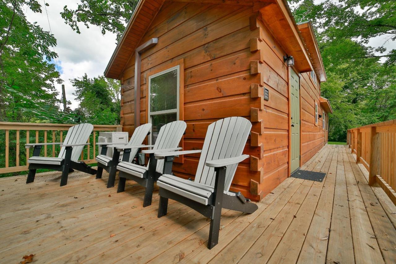 Thomas Cabin Forest Tiny Cabin With Hot Tub チャタヌーガ エクステリア 写真
