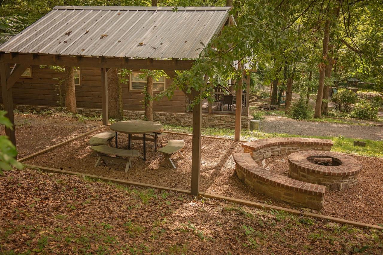 Thomas Cabin Forest Tiny Cabin With Hot Tub チャタヌーガ エクステリア 写真